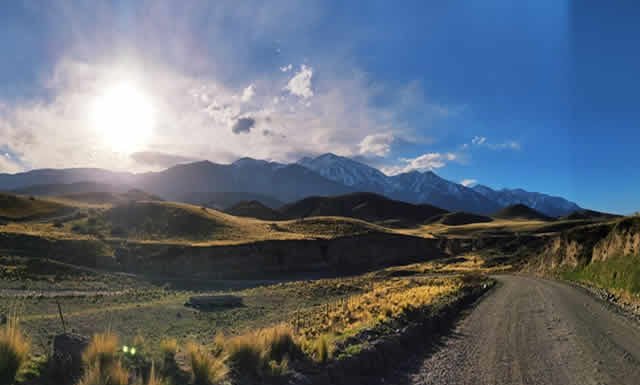 Camino de las carreras de Potrerillos a Tupungato