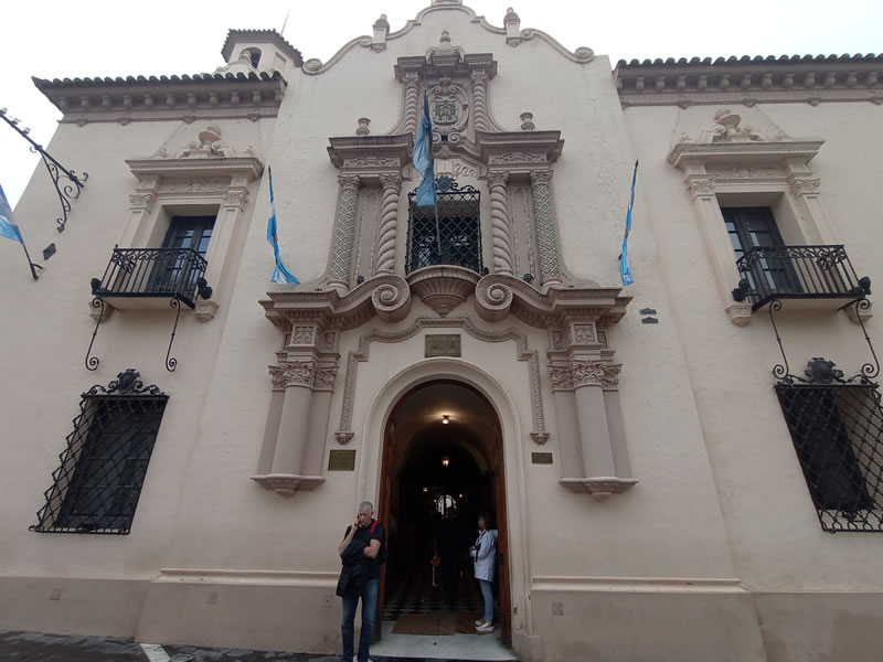 Colegio Nacional de Monserrat de Córdoba; primer escuela del país