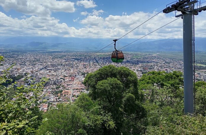 Guía para subir al Cerro San Bernardo en Salta cerro san bernardo salta