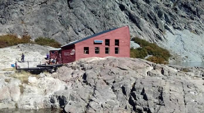 Sendero a la Laguna Negra (refugio Italia)