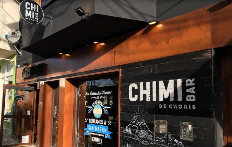 Choripan y cerveza en Chimi Bar